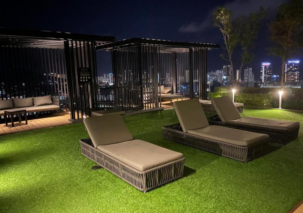 Beacon Executive Suites George Town Bagian luar foto